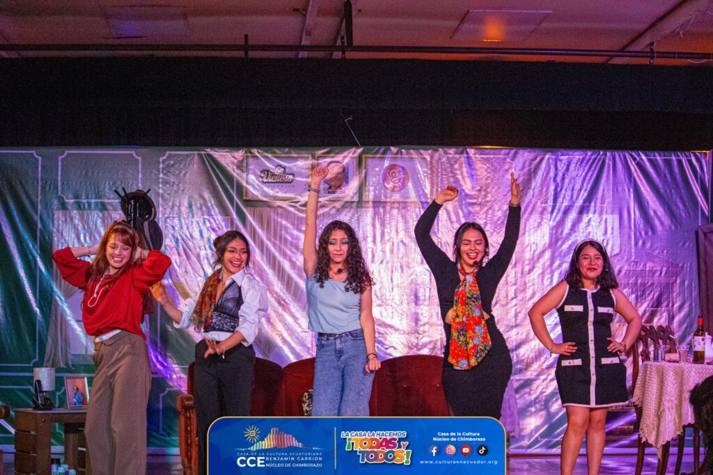 La obra teatral "Amigas Desgraciadas" una comedia dirigida por Telma Toscano y presentada por la Casa de la Cultura Núcleo de Chimborazo que fue presentada los días 13, 14 y 15 de noviembre de 2025, a las 19h00, en el Teatro Alfonso Chávez Jara, donde el público pudo disfrutar de una puesta en escena que buscó mostrar, a través del humor, situaciones que muchas personas piensan, pero pocas se atreven a confesar.