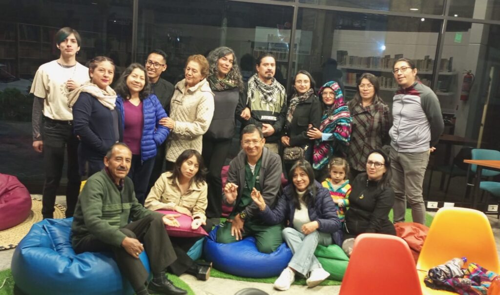 La Casa de la Cultura Ecuatoriana Benjamín Carrión, Núcleo de Chimborazo, invita a la ciudadanía a la presentación del libro Divergentes, obra colectiva del Taller de Escritura Creativa, del Mueso y Centro Cultural Riobamba, ganadora de la Convocatoria para Publicaciones Editoriales del año 2025. El evento se desarrollará el jueves 15 de enero de 2026, a las 19h00, en el Teatrino Institucional de la CCECH, ubicado en el primer piso, calles 10 de Agosto y Rocafuerte.