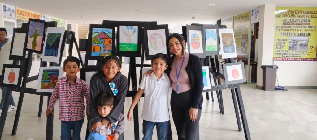 La Casa de la Cultura Ecuatoriana (CCE) Benjamín Carrión Núcleo de Chimborazo impulsa el proyecto institucional "La Casa en la Comunidad", una iniciativa que acerca las artes plásticas a los sectores periféricos de la provincia. Actualmente, se ejecutan los Talleres Permanentes de Pintura dirigidos a niños y adolescentes de entre 7 y 14 años en los cantones de Guano y Chambo. Estas capacitaciones son totalmente gratuitas y forman parte del compromiso de la institución por descentralizar la cultura y fomentar el uso creativo del tiempo libre en la niñez chimboracense.